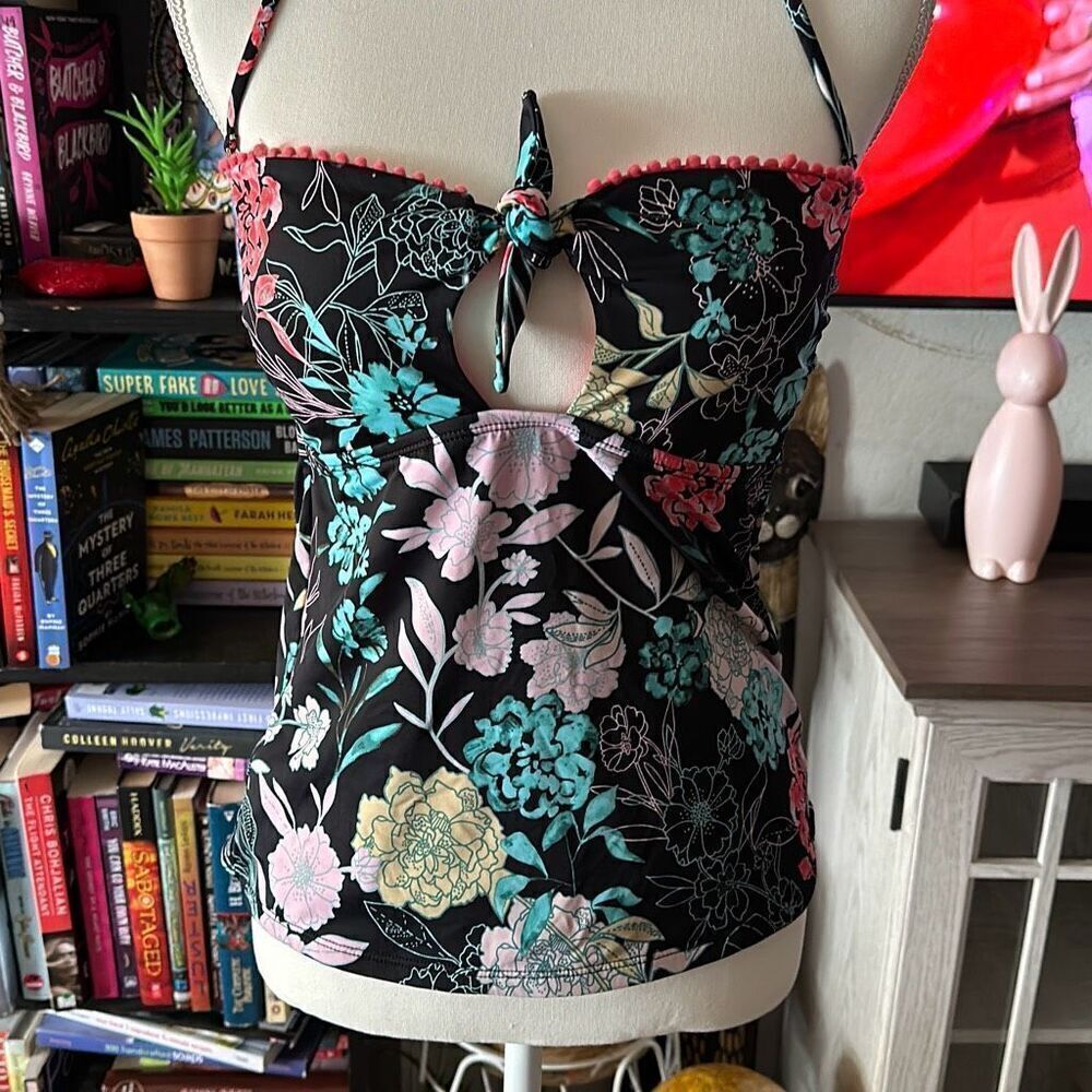 Bar III Size Medium Black & Blue Floral PrintTankini Top swim suit top